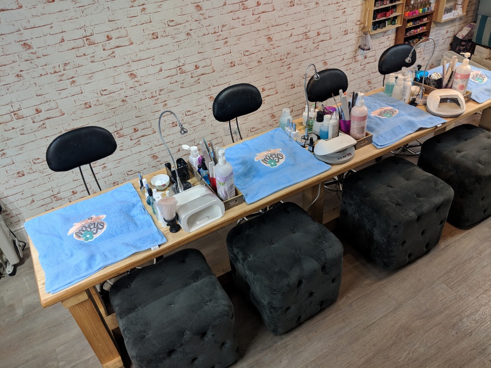 Mooeys Salon Franchise | Nails and Waxing Business